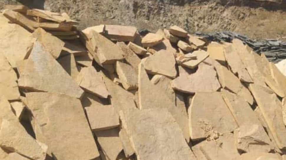 قیمت فروش تنی سنگ زرد نما و محوطه‌سازی بدون واسطه از معدن